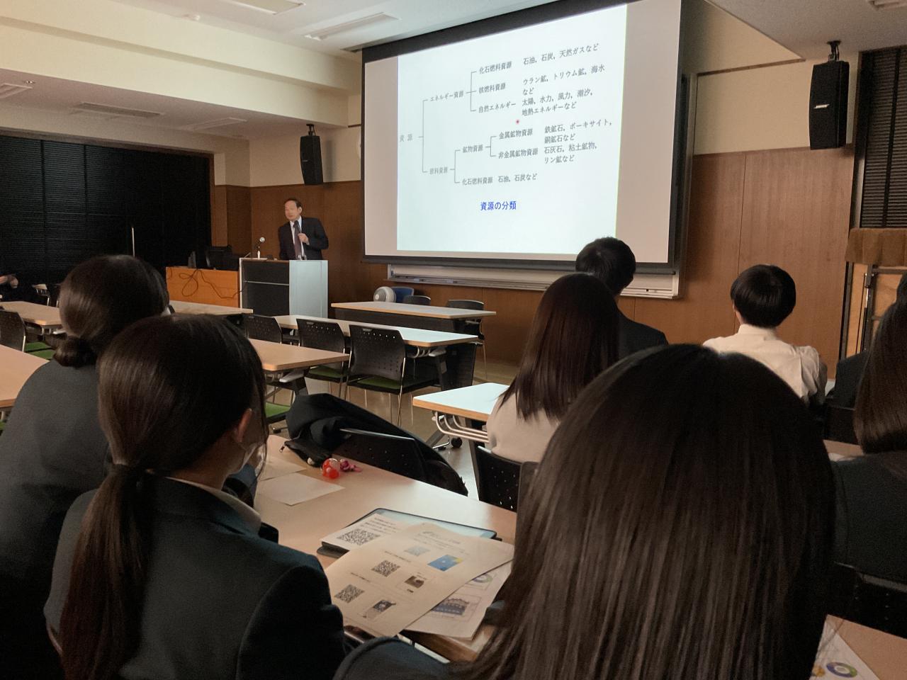 SSH探究教育　信州大学准教授による特別講義「地熱発電の現状・課題および研究事例」