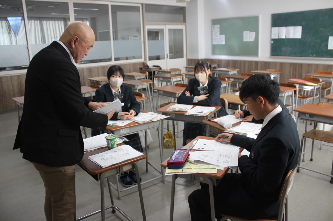 １学年進路ガイダンスを行いました。