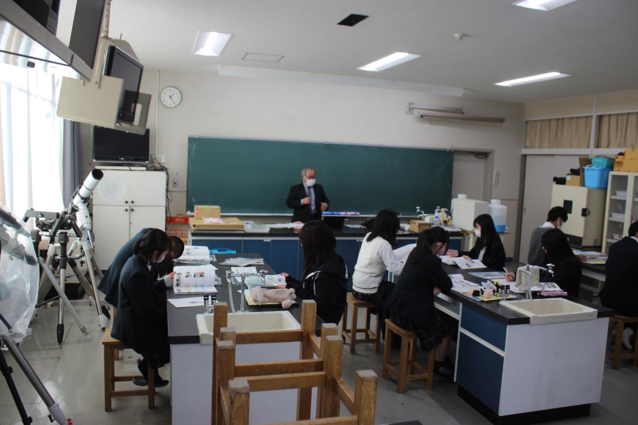 １学年進路ガイダンスを行いました。