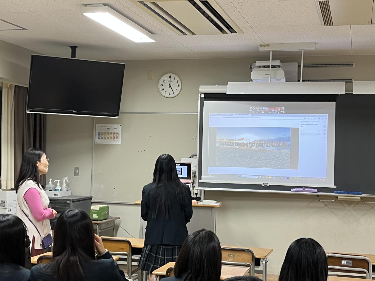 天安斗井高等学校（韓国天安市）とのオンライン交流　ハングル同好会