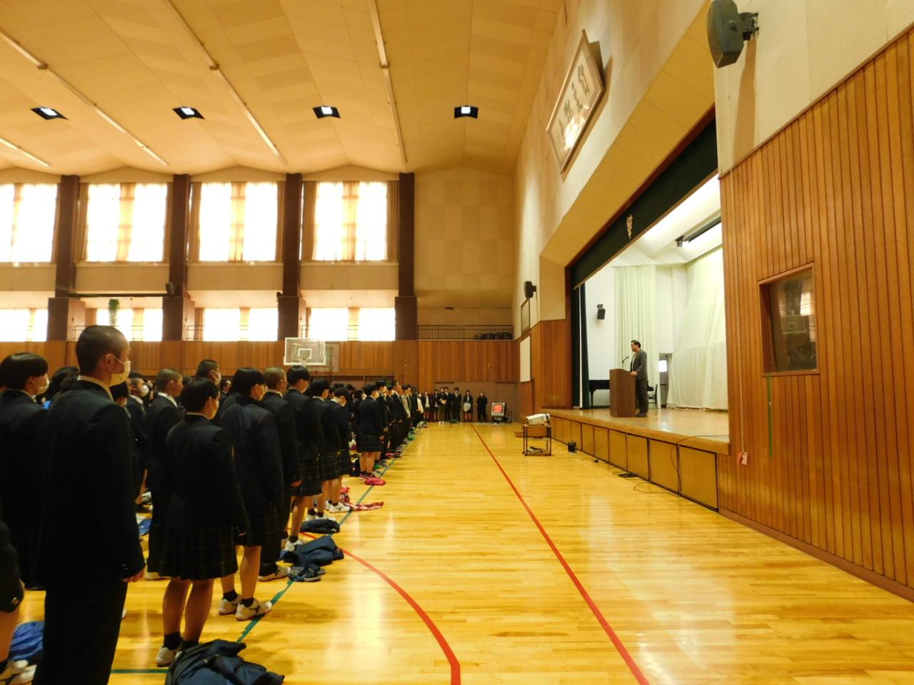 生徒総会・終業式が行われました