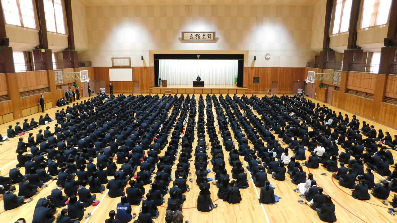 3学期終業式・離任式が行われました