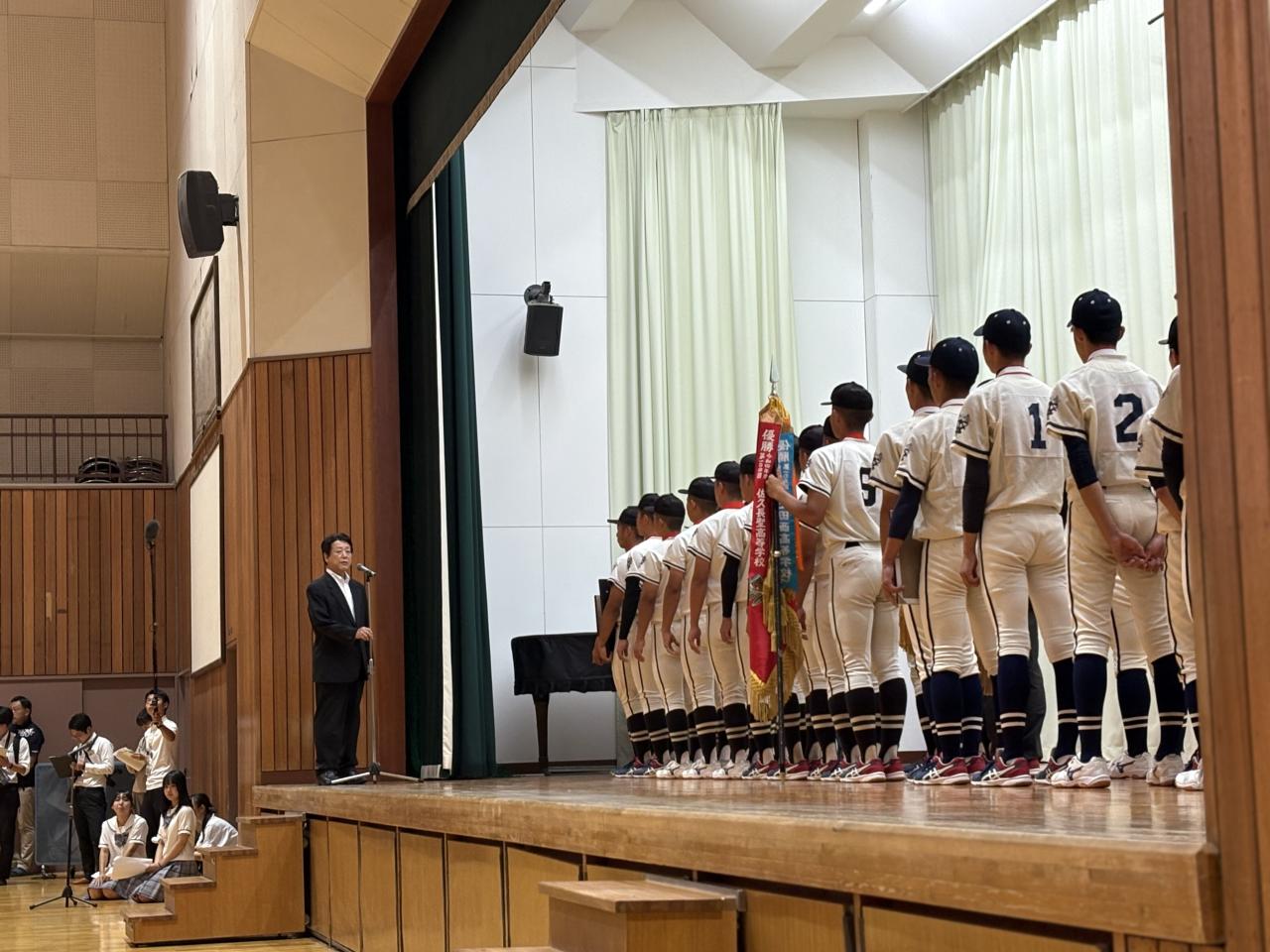 硬式野球部・軟式野球部の壮行会を行いました