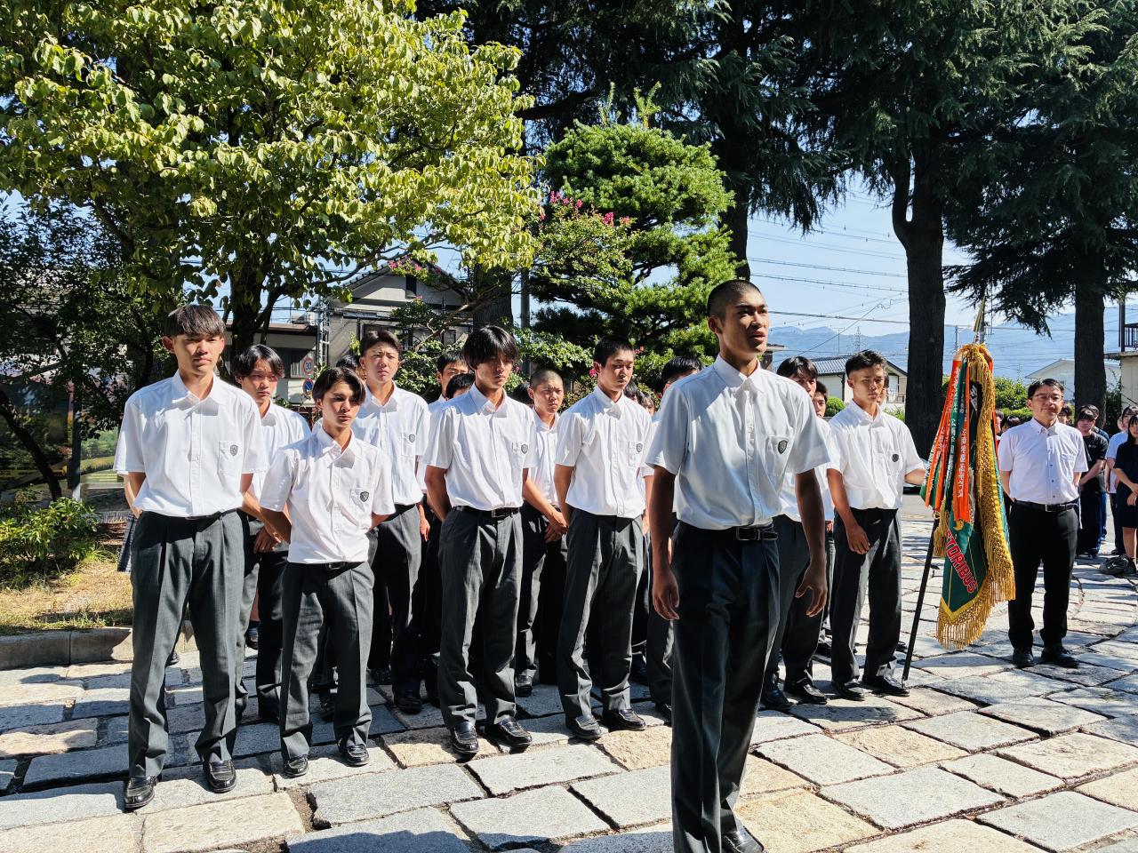 軟式野球部が全国大会に向けて出発しました