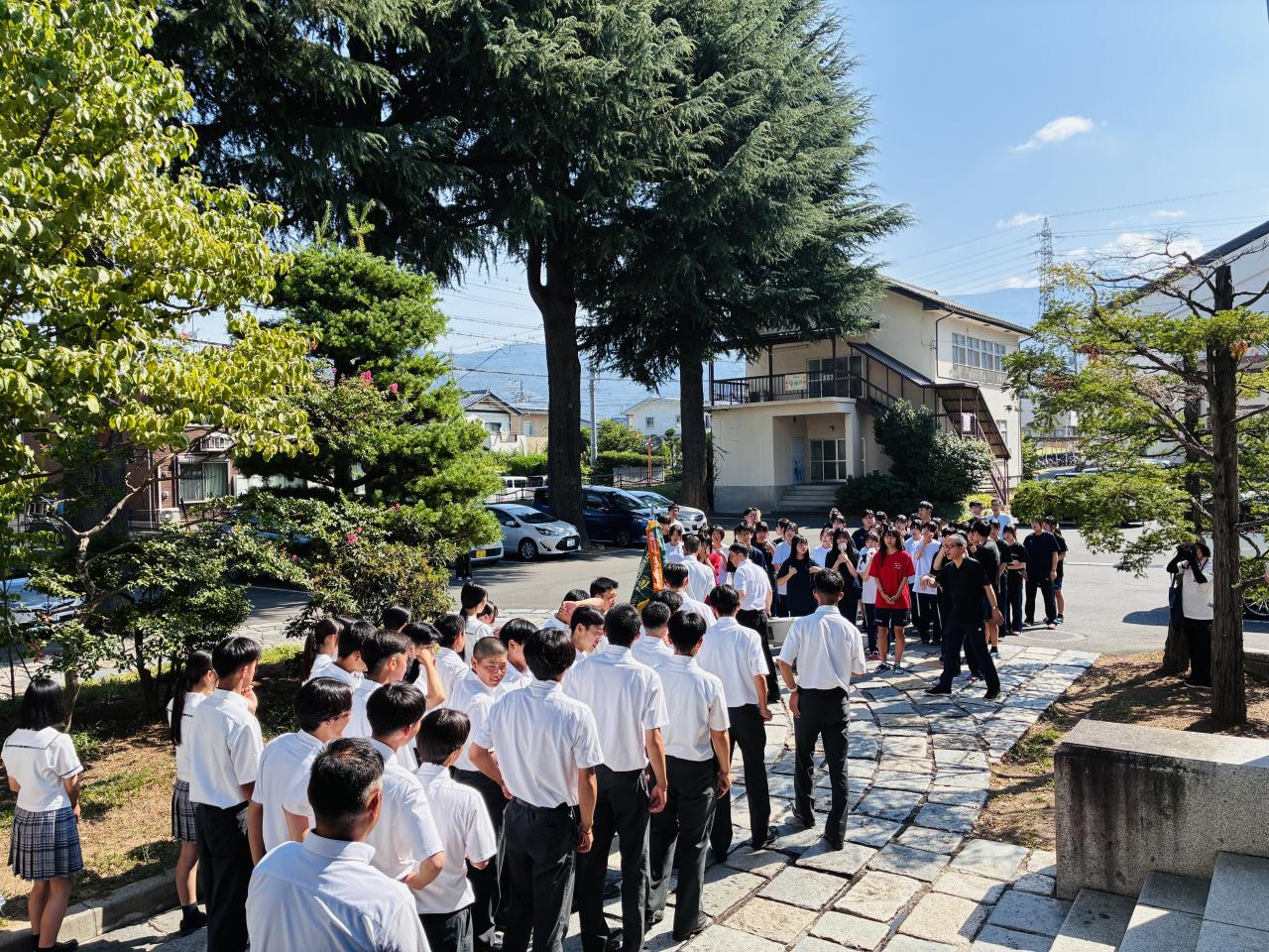 軟式野球部が全国大会に向けて出発しました