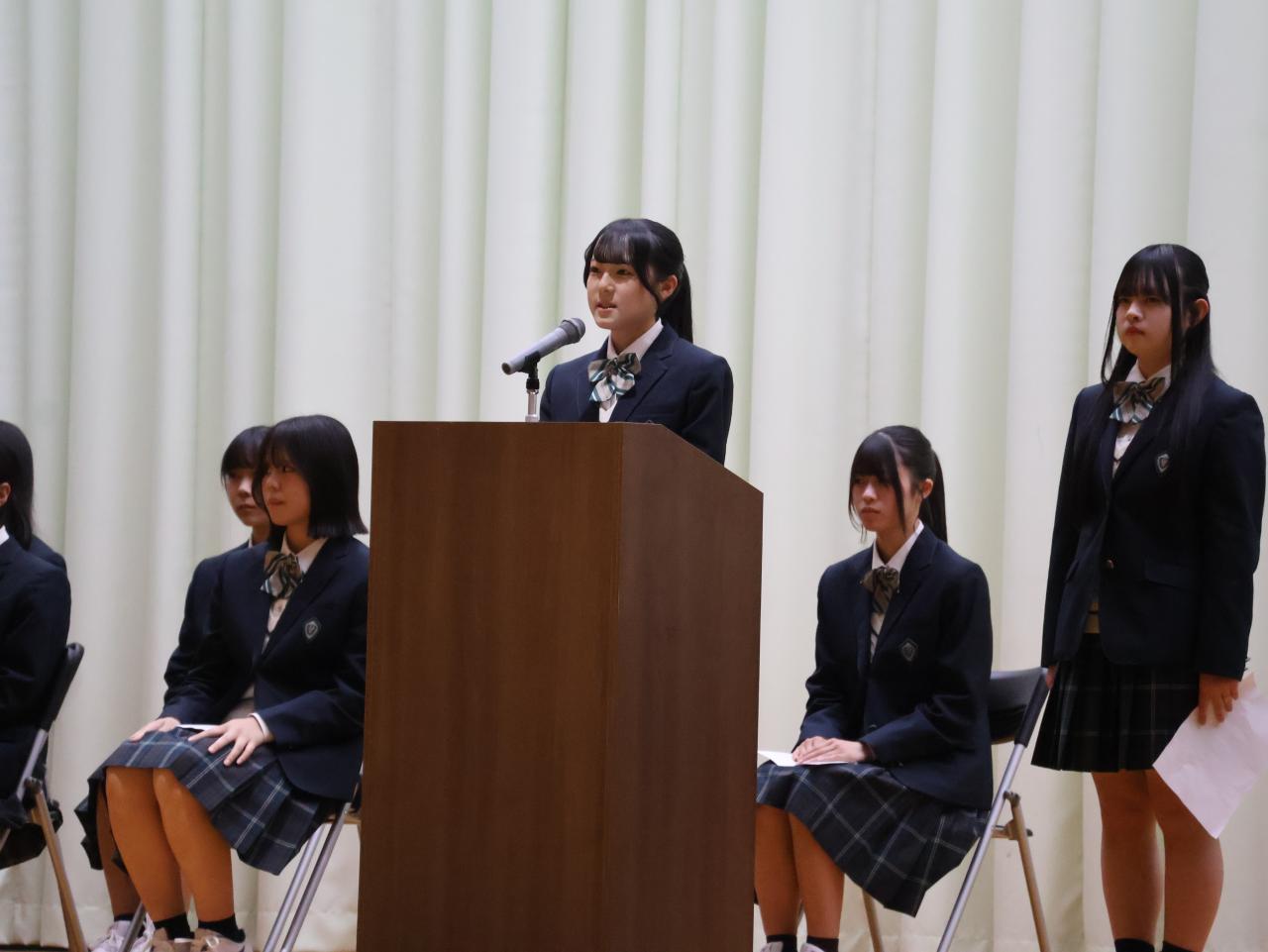 生徒会役員立会演説会を行いました