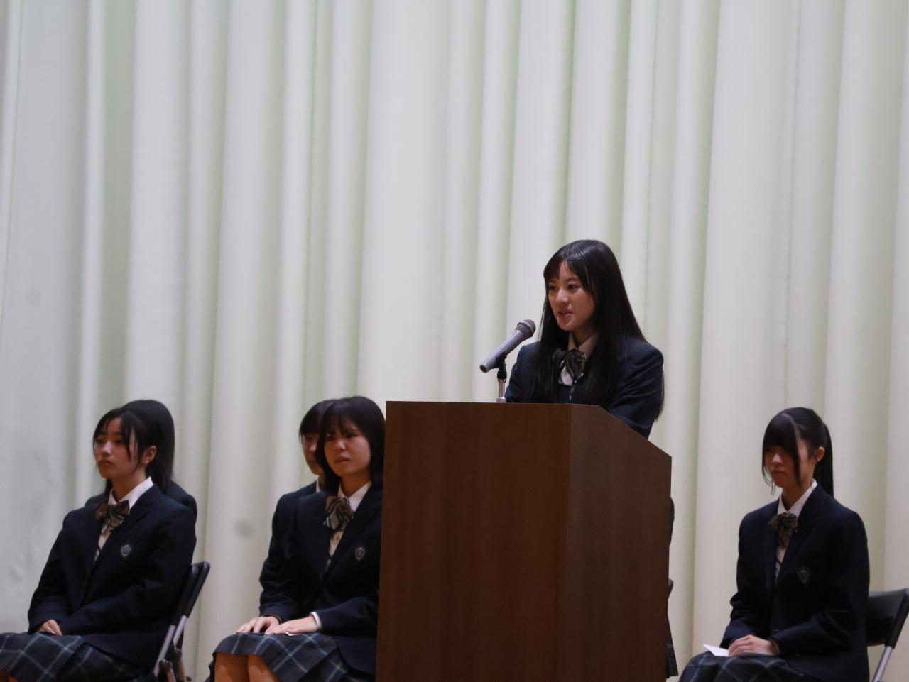 生徒会役員立会演説会を行いました