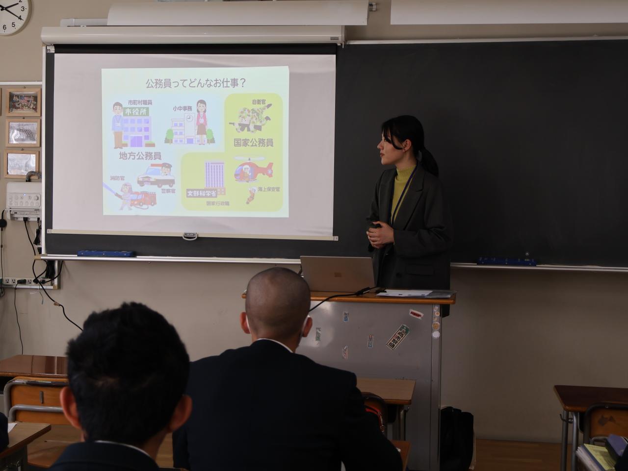 1学年を対象に進路ガイダンスが行われました