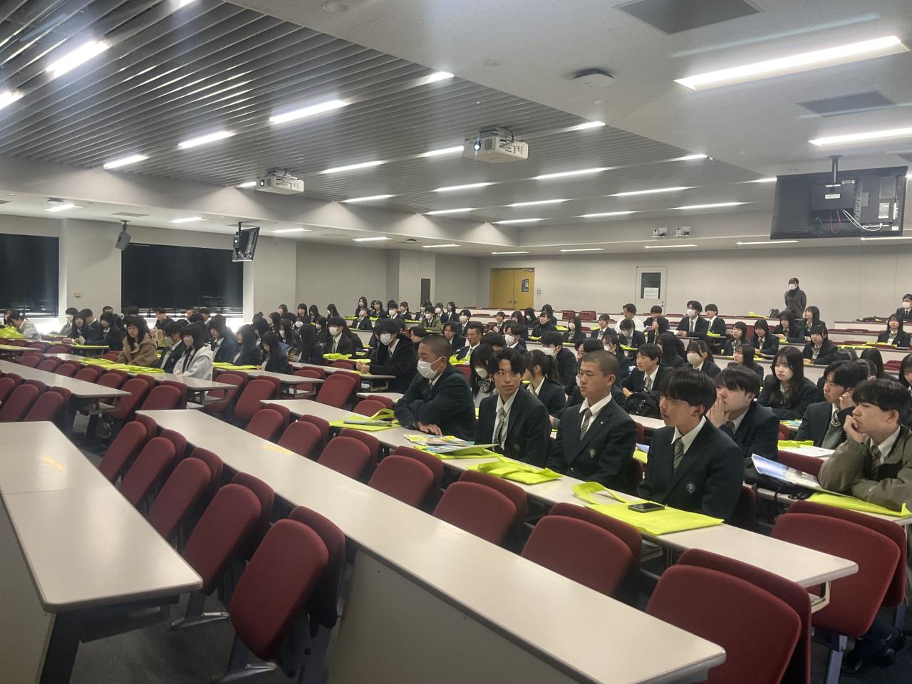 商業科2年生が高大連携授業の一環で松本大学に行ってきました