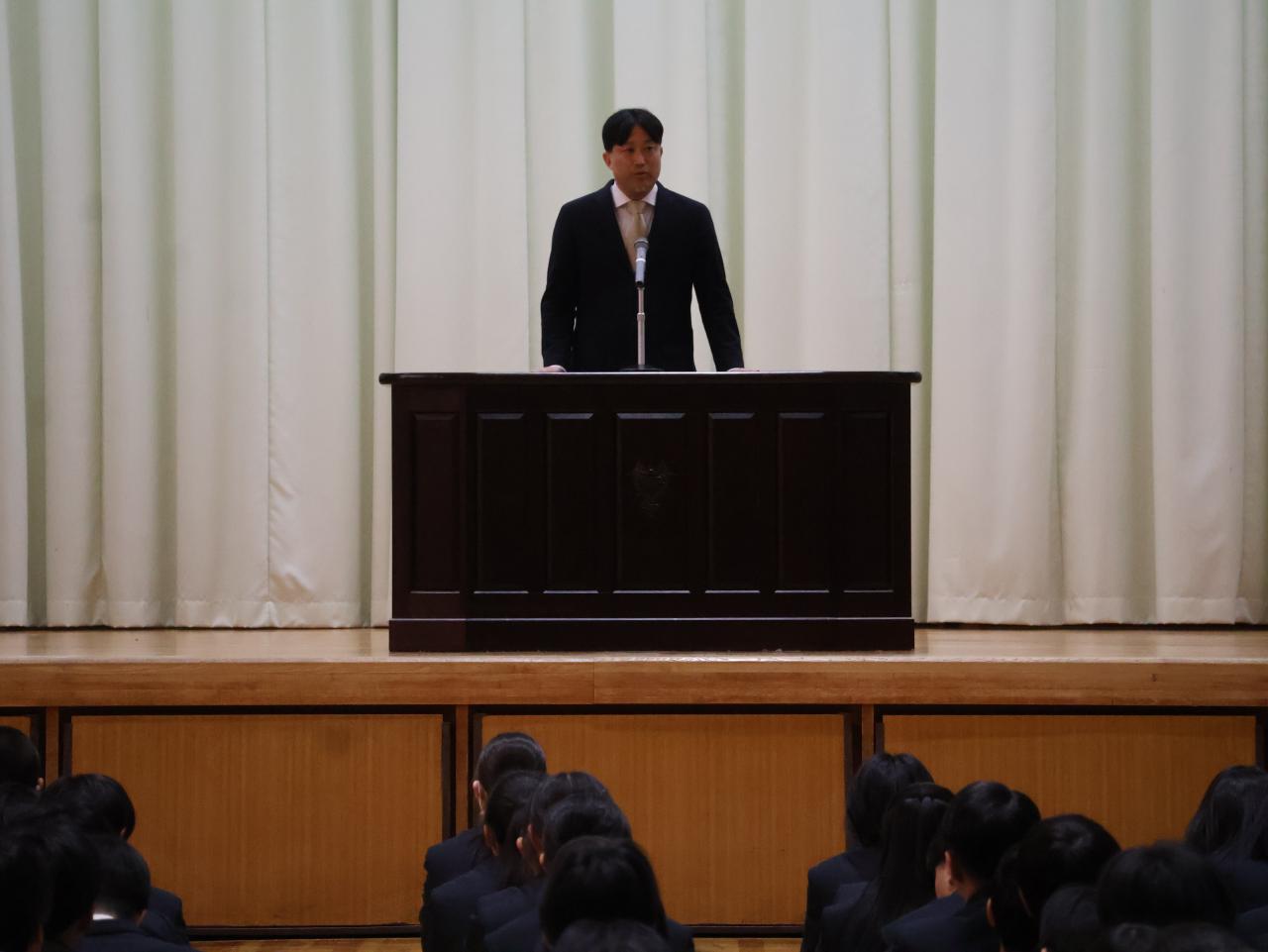 3学期終業式・離任式が行われました