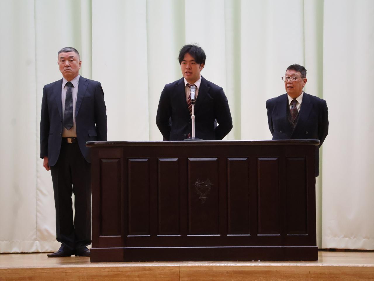 3学期終業式・離任式が行われました