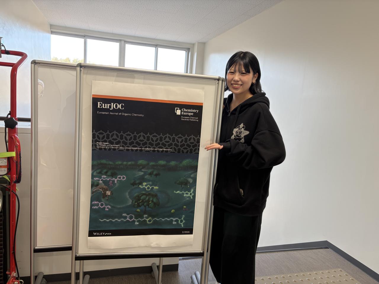 卒業生の研究成果が国際学術雑誌の表紙を飾りました