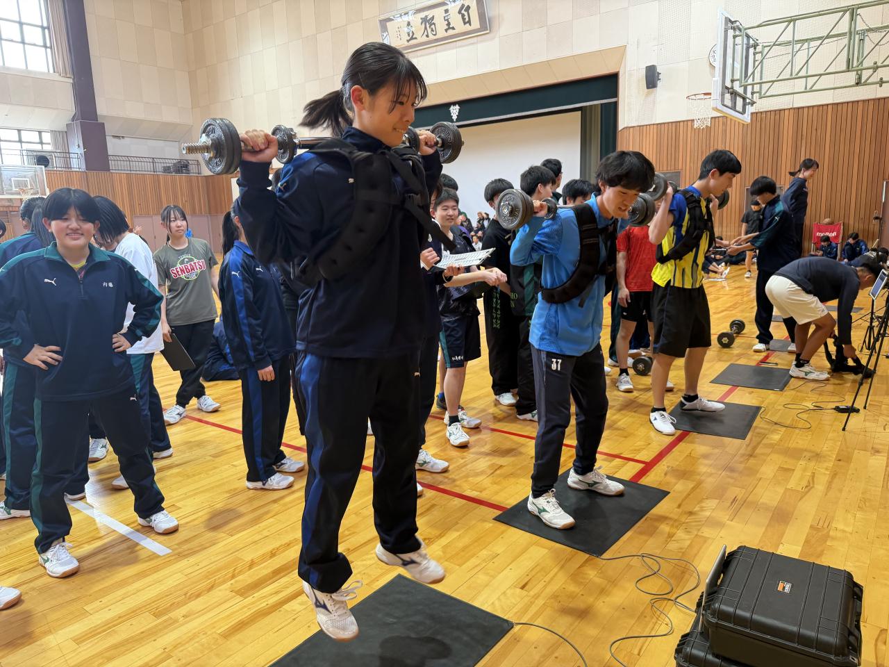 総合コースの専攻体育の授業にてフィジカル測定を行いました