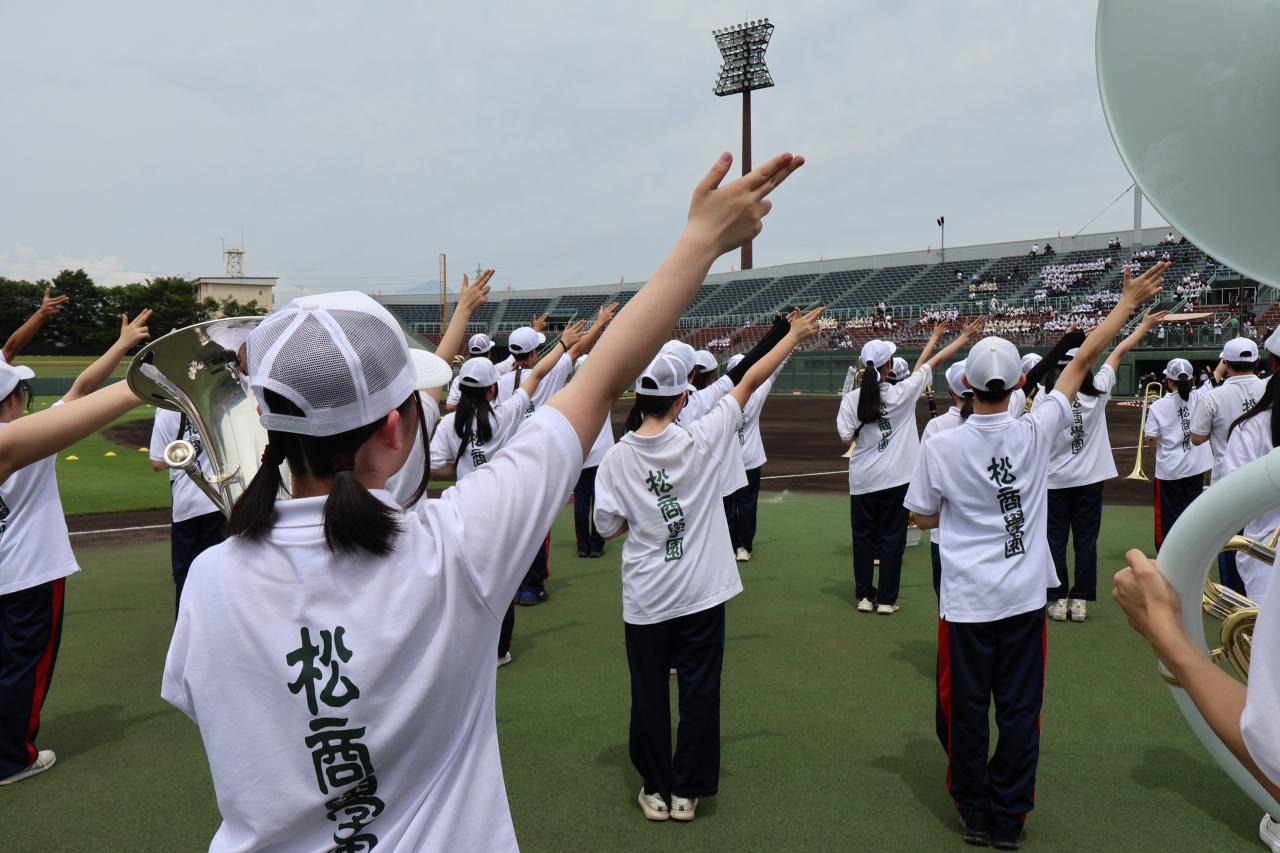 【吹奏楽部】夏の高校野球長野大会開会式で行進曲を演奏しました