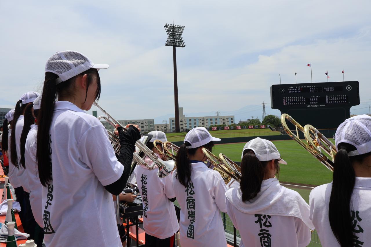 夏の高校野球長野大会で生徒たちの応援で勝利しました