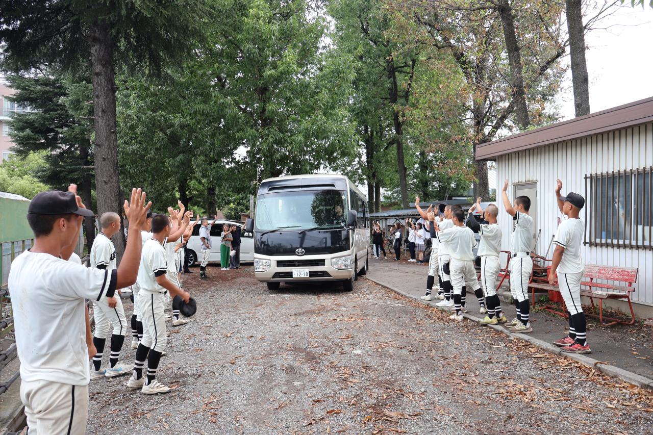 【軟式野球部】3年連続の全国大会に向けて選手が出発
