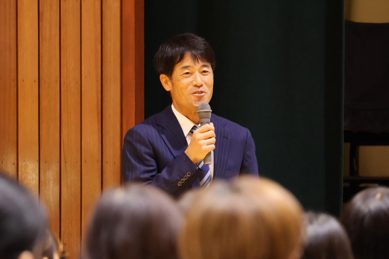 硬式野球部・松宗勝監督を講師に迎え、PTA教育セミナーを開催しました